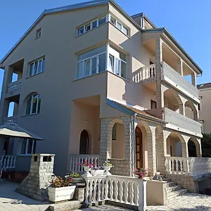 Rea Apartment